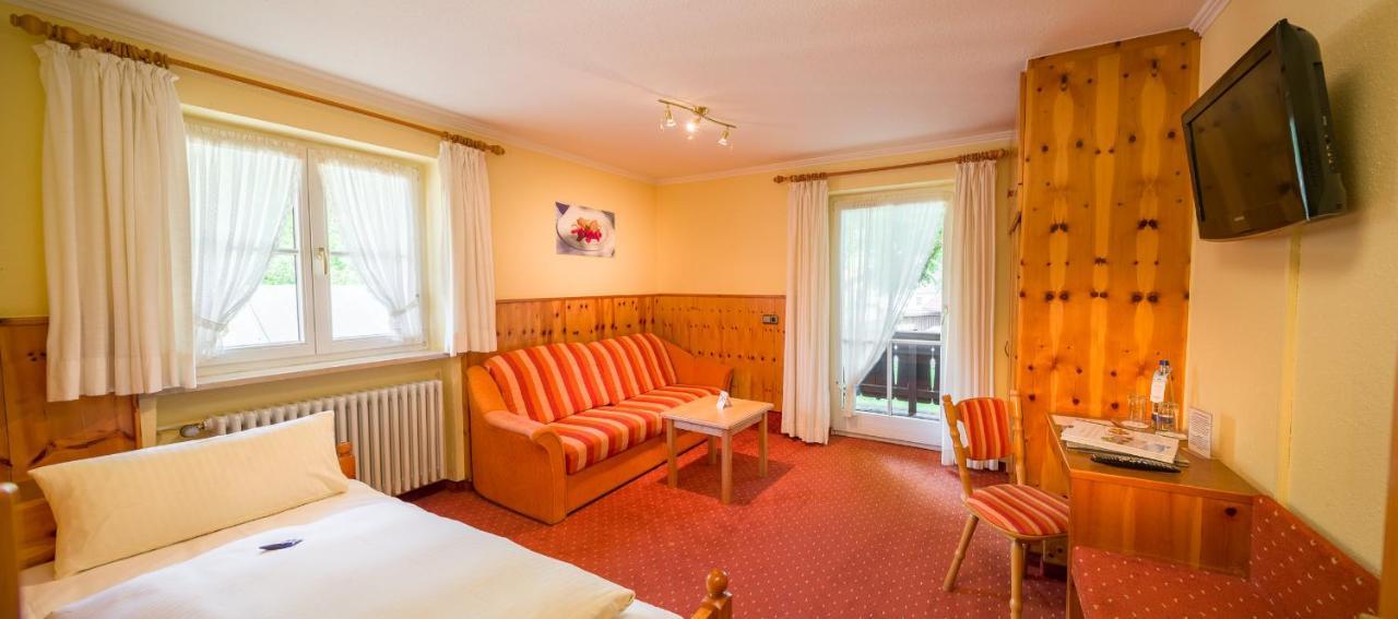 Hotel Hoerterer Der Hammerwirt Siegsdorf Room photo